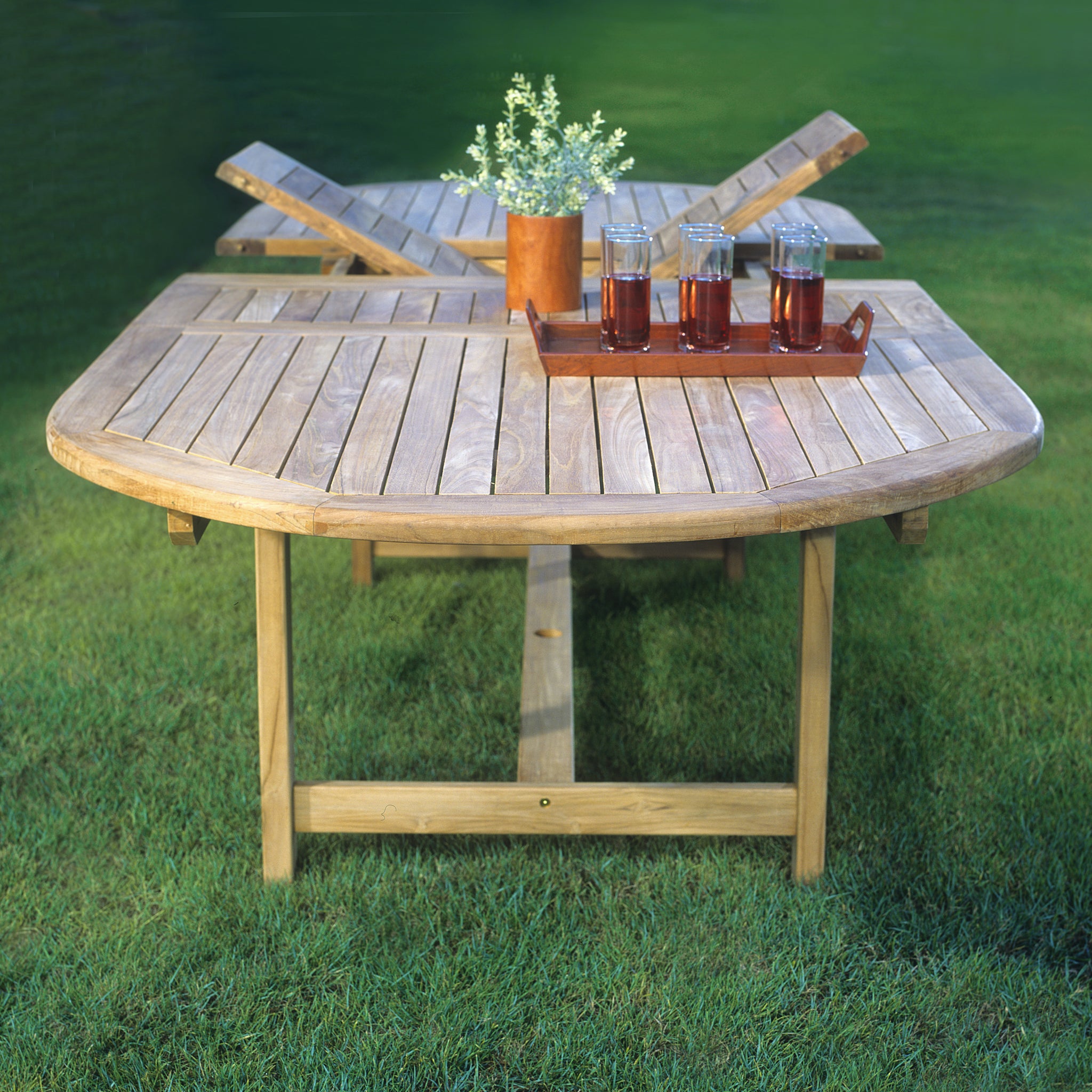 Dian Extendable Outdoor Dining Table