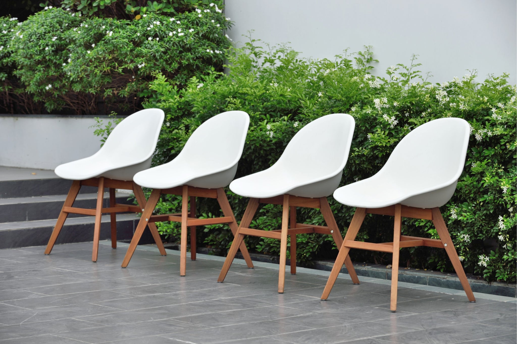 Concarneu Side White Outdoor Dining Chair - 4PC